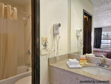 Days Inn By Wyndham Centerville Habitación foto
